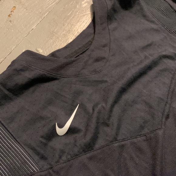 Medium Nike T-Shirt Worn Once - Picture 2 of 2